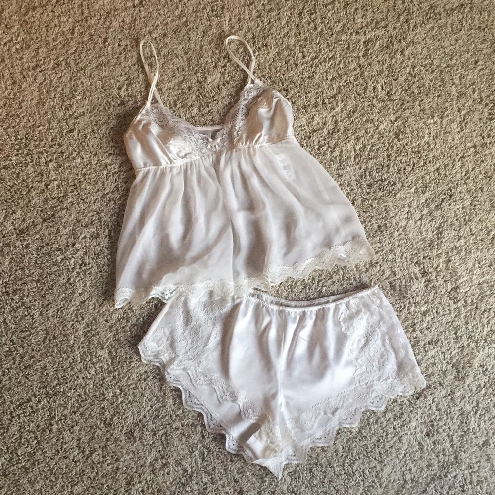 In Bloom white lingerie 💕